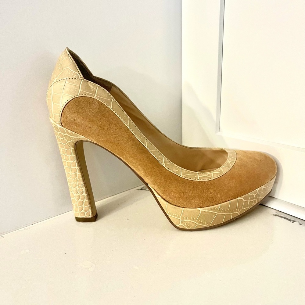 Audrey Brooke Tan Leather Suede Platform Pump Heels